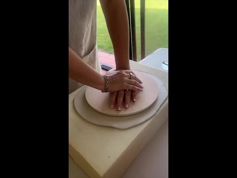 How to quickly make plates ❤️ Follow @sophiewrightart for more!