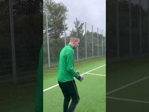 Torhüter wenn sie Bälle gut halten. #shorts #fußball #torwart #comedy #deutsch
