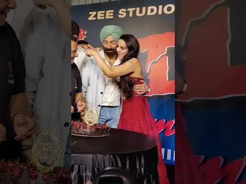 Sunny Deol and Amisha Patel Gadar 2 movie event #short 😍