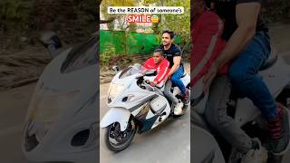 Be the REASON of someone’s SMILE😍 #farazstuntrider #superbikes #hayabusa #rider