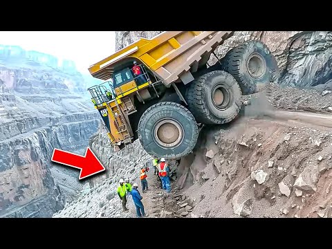 When The Most Dangerous Heavy Equipment Fails Are Caught On Camera