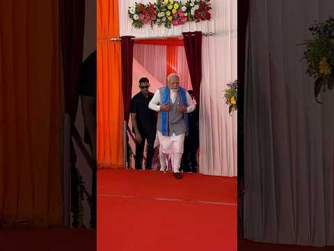 PM Modi receives an energentic welcome from people in Siwan, Bihar | #shorts