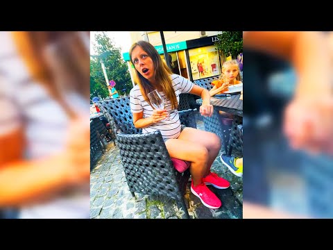 ☕ In a street restaurant #shorts 🏯 Chemăm chelnerul 👨‍🍳