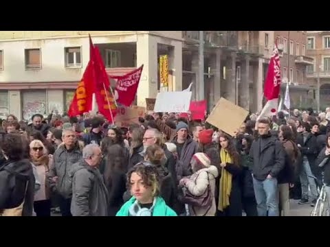 Bologna, il video del corteo contro il Ddl Sicurezza: «Cinquemila in piazza, deve essere bloccato»