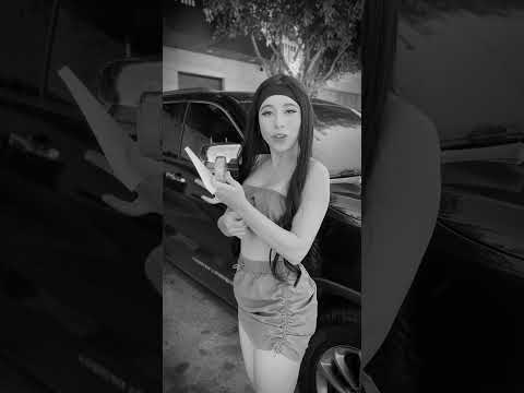 Mi novia puso miles de fotos suyas en mi carro por t贸xica ?