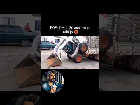 operador profesional asi sube su equipo#camiones #trucks #camioneros #shorts #trailers #camion