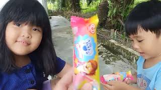 enak banget siang-siang makan es krim yummy 🤤