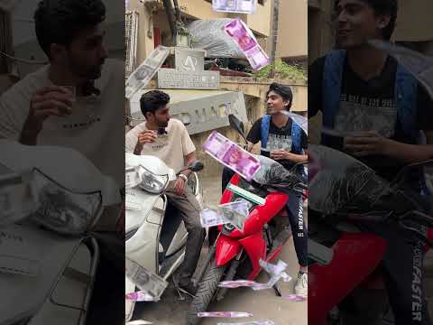 Aap kya prefer karoge?Electri Vehicle ya Petrol Vehicle?#electricvehicle #petrolvehicles #evscooter