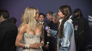 @ciara shines on the #AMAs red carpet with Taylen Biggs! 🌟