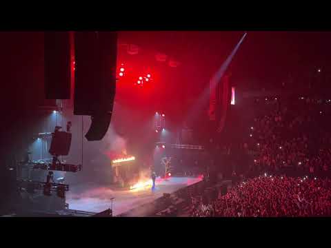 LAYLOW Bercy Dehors dans la night