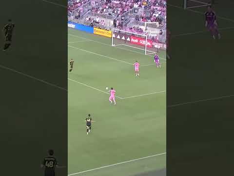 LIONEL MESSI EMBARRESED GOALKEEPER WITH CHIP 🍟  #messi #football #goat #shortsyoutube #shorts