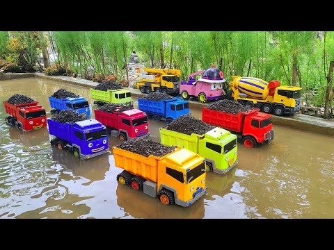 Membersihkan Mobil Truk Tayo Pasir dan Menemukan Beko Cakruk, Mobil Balap, Mobil Pemadam, Kereta