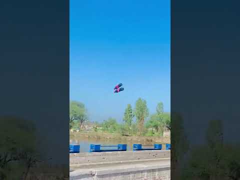 #viral_video #trendingshorts #bottle #funnyshorts #shortvideo #growupmyaccount #viralshort