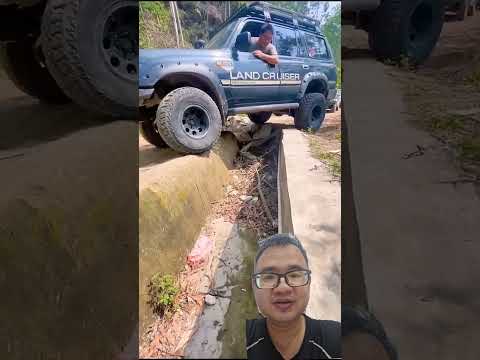 lọt bánh xuống rãnh #automobile #xcavator #boncautv #duet #funny #diy #tractor