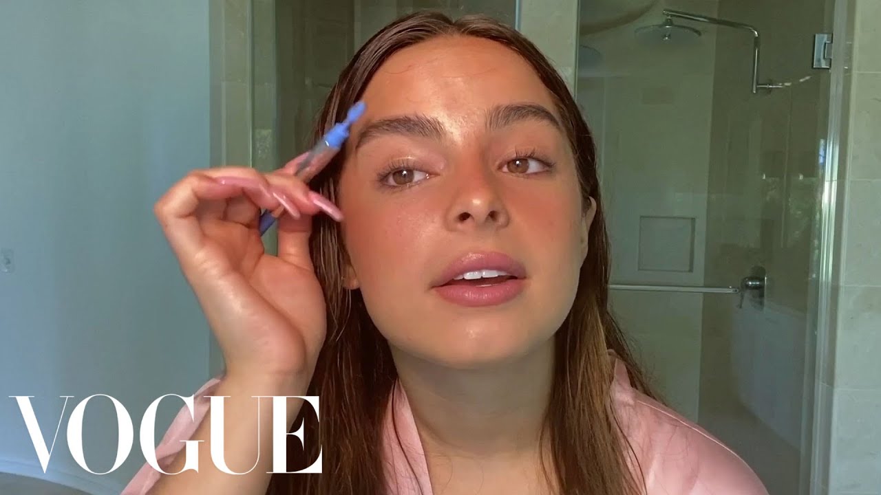 Addison Rae's Guide to Faux Freckles and a Go-To Glowy Makeup Look - Beauty Secrets