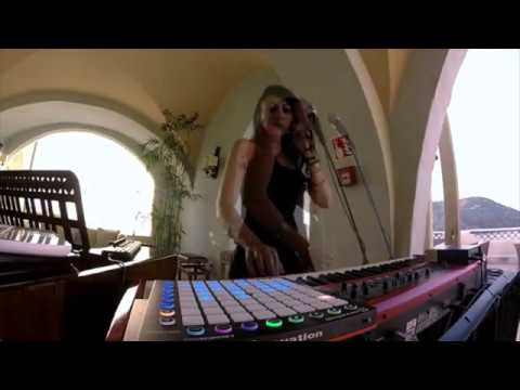 Njira - Cantante Pianista DJ