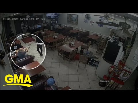 Texas police search for man who fatally shot robber inside restaurant l GMA