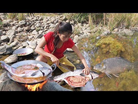 Found and catch big fish in river, Fish egg hot spicy curry and Eating delicious in jungle