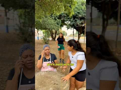 A filha quase quebrou o celular da funcionária #shorts #drama
