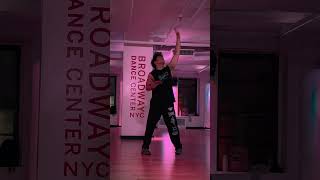 A Couple Minutes @oliviadean  🖤 dc: @briancheunghopui at @bdcnyc 🗽 #broadway #dance #oliviadean