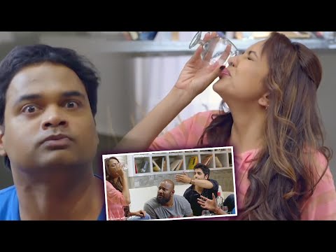 మందు మానేయమని మందేసి చెప్పాలన్నమాట || Madhunandan Fun With Manchu Lakshmi || TFC Cinemalu