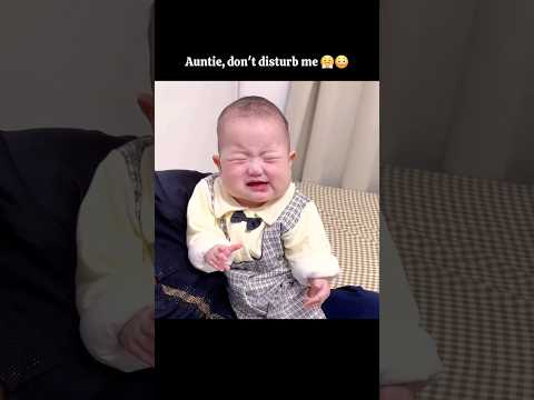 Auntie, don't disturb me 😤😳