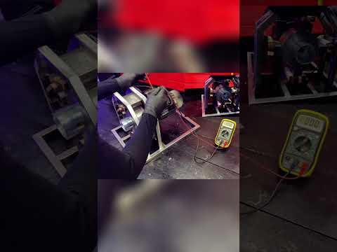 Voltaje Motor: Medición Detallada con Voltímetro #shorts