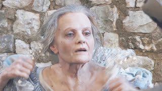 #movie  The woman went so far as to deep-fry her own fingers to get the king's attention