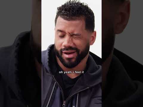 Russell Wilson makes a gigantic mistake 🫣