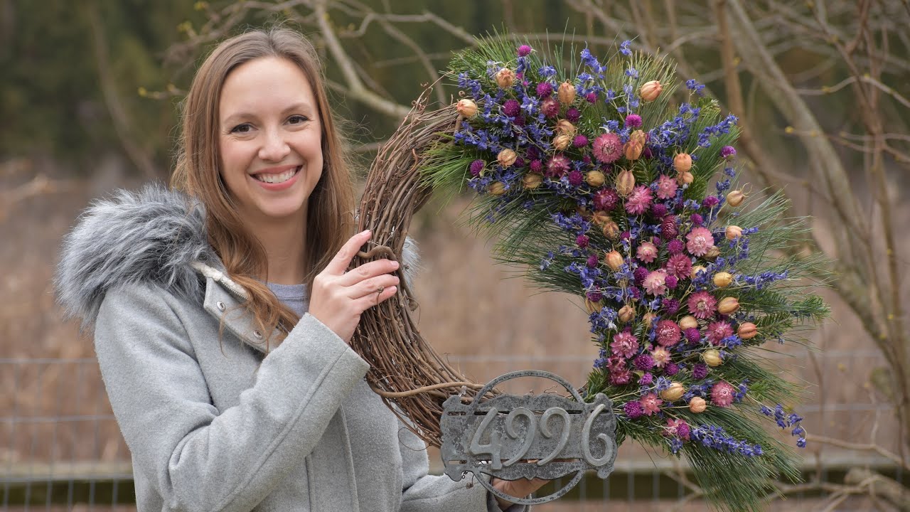 How to Make a Dried Flower Wreath