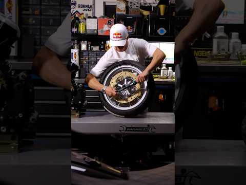 Building a motorcycle in 2 minutes. #garage93 #indianmotorcycle #aaroncolton #bikebuild #motorcycle