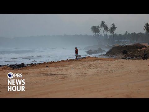 YouTube video thumbnail: News Wrap: Hurricane Erin Roaring Past Bahamas
