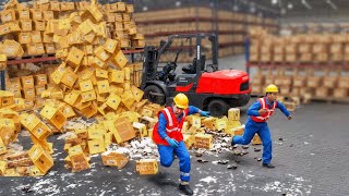 Total Idiots at Work Caught on Camera