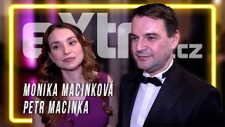 Ministr Macinka vyvedl na ples krásnou manželku. Monika odhalila jeho utajenou stránku