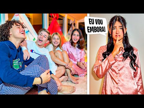 A FÃ MALUCA FOI IGNORADA NA FESTA DO PIJAMA E NÃO AGUENTOU 😳😳