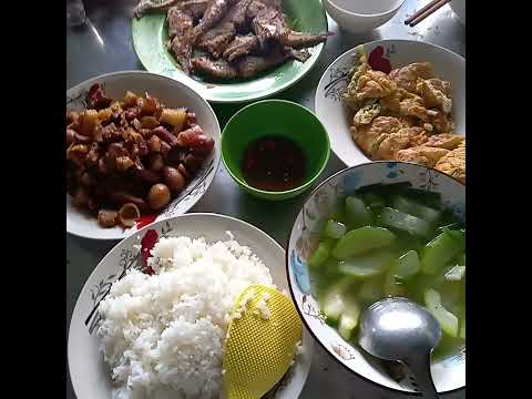 Bữa cơm đơn giản...