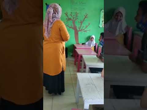 Suasana Belajar Klasikal Siswa SLB Autisma YPPA So