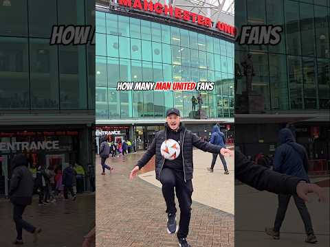 How many Man United fans to do 100 kick ups!? ⚽️😆 #football #Manchester #manutd #kickups