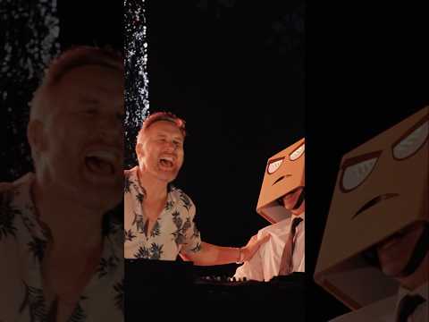 'Things I Haven't Told You' from @davidguetta Audio Bullys and @AlienInvasiontv is out now 🔥