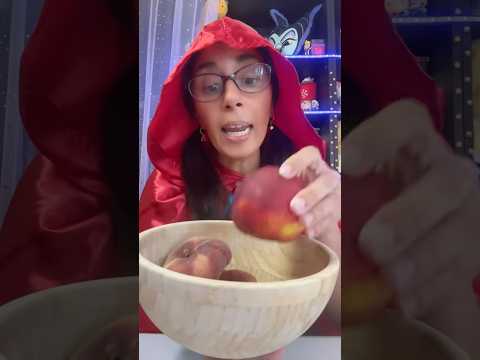 LAURA È CAPPUCCETTO ROSSO E GIULIA È?…?