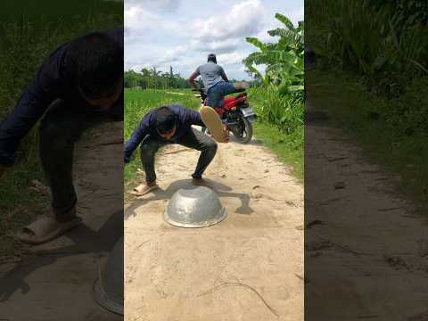 What is under the pot 4