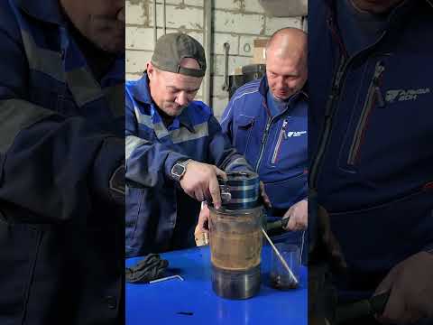 👨‍🔧🚛 Правильная установка ПОРШНЯ В ГИЛЬЗУ двигателя с помощью СПЕЦИАЛЬНОГО ИНСТРУМЕНТА!