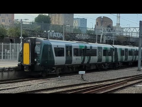 350129 arriving at London Euston (23/08/24)