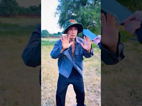 Real Life Bruce Lee vs 2 Bad Guys