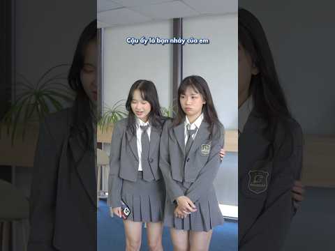 Đang mơ đẹp thì báo thức kêu  | Thời trang phong cách nữ sinh Châu Á Hologramvnn #shorts