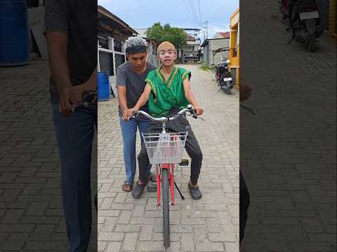 TEJO NANGIS SEPEDANYA DICURI