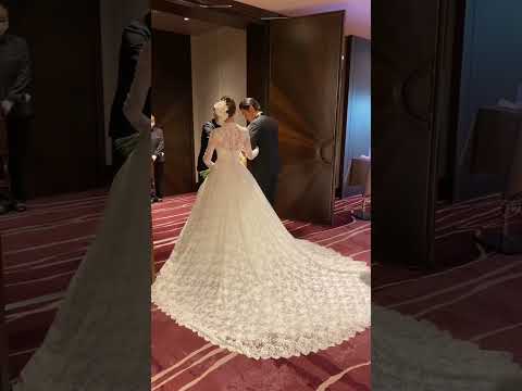 美しすぎる花嫁さまの入場シーン5選👰‍♀️#一度きりの人生一度は魔法にかけられて #プラコレ  #結婚式  #ウェディングドレス #入場シーン