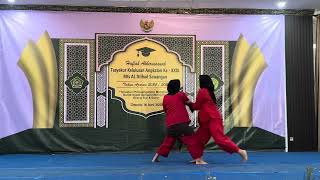 Penampilan silat putri