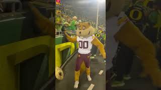 It might get ugly, but we're here in Eugene for Gophers vs Ducks...