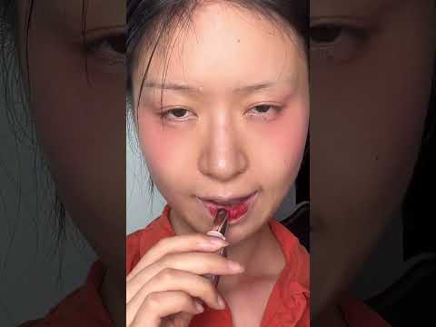 外卖小哥你今天退半步的动作伤害到我了\#妆前妆后 #换头了换头了 #变装 #新中式妆容 #红色妆容